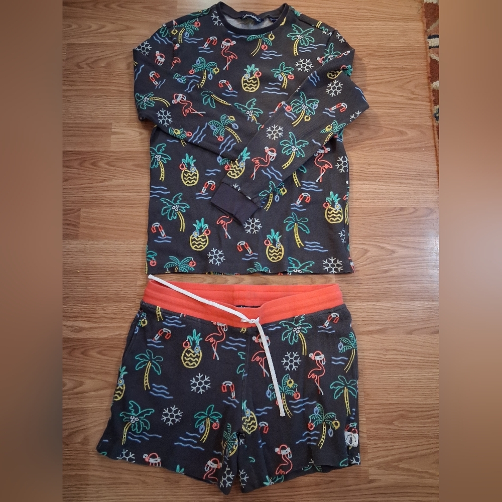 CHUBBIES 2 Piece Lounge Wear Set. Womens. Shirt is large, Shorts are Medium.